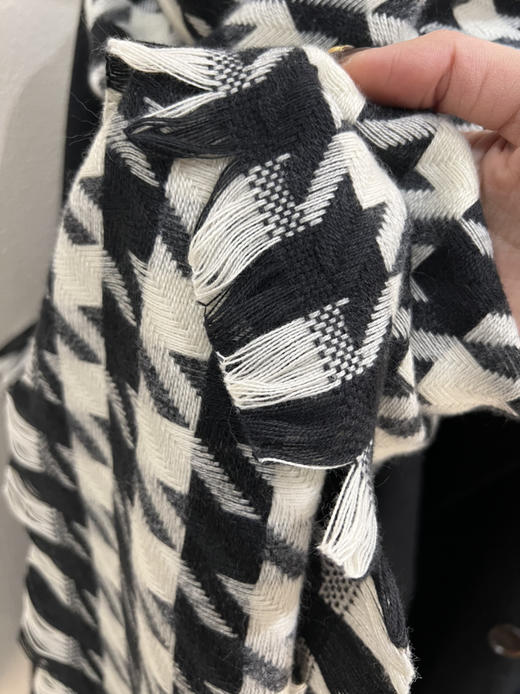 千鸟羊绒围巾 商品图7