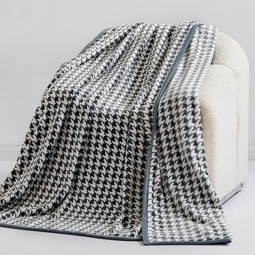 艾美家  轻奢云绒毯 商品图3