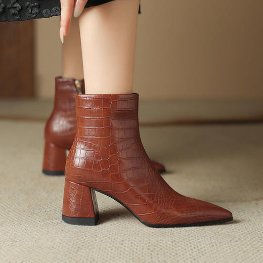 尖头粗跟高跟靴，显瘦女靴马丁靴HCY-3784 商品图0