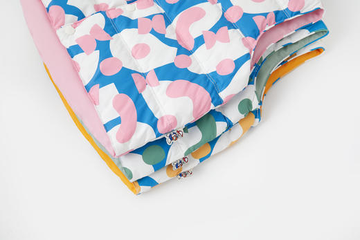 可嘟儿羽绒马甲迷彩印花三色可选 商品图1