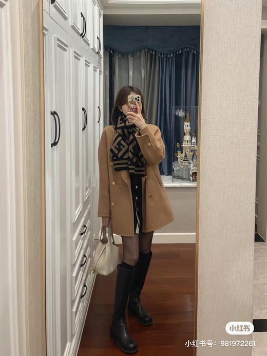 Fendi经典围巾螺纹款 商品图3