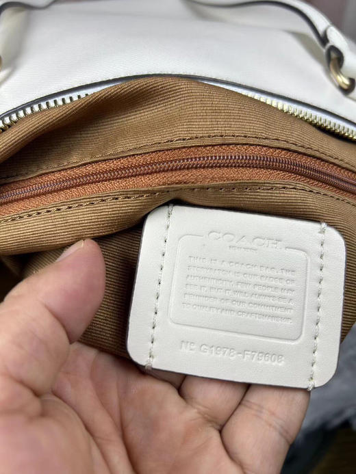 秋冬特惠💰490 蔻驰 C家79608上身效果超级棒 女士pvc单肩休闲潮流女包托特包 商品图8