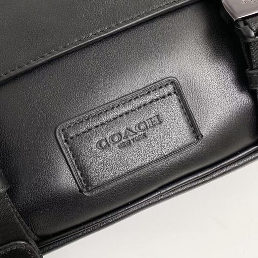 秋冬特惠💰620 蔻驰新款C家 男包经典标志TRACK斜挎包包 2715全黑。2725蓝拼棕色 C3747/C字料拼黑皮 C4141黑红拼。C4021白拼尺寸27*17*6cm 商品图4