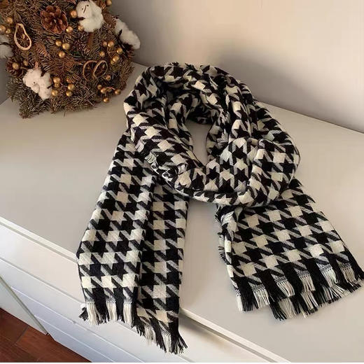 千鸟羊绒围巾 商品图2
