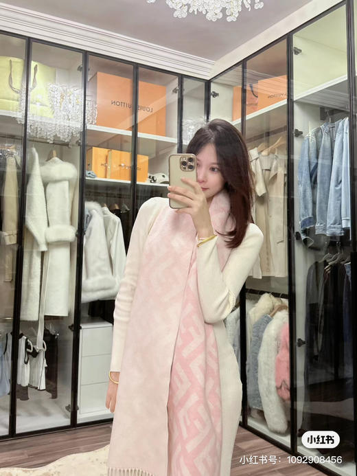 Fendi粉色围巾 商品图0