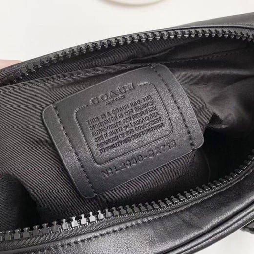 秋冬特惠💰620 蔻驰新款C家 男包经典标志TRACK斜挎包包 2715全黑。2725蓝拼棕色 C3747/C字料拼黑皮 C4141黑红拼。C4021白拼尺寸27*17*6cm 商品图8