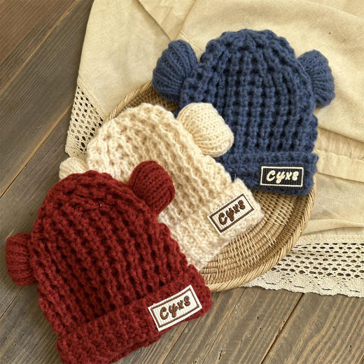 寒冷的季节，宝宝呵护从帽子开始。秋冬季儿童针织帽子，可爱卡通男女童小熊套头帽，温暖宝宝，时尚护耳。让我们的宝贝迎接冬日时光的同时，也成为焦点！ 商品图4