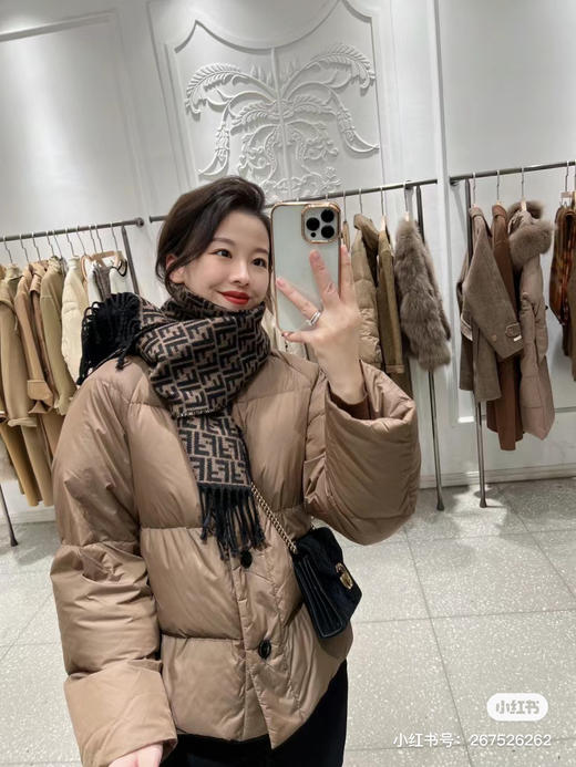 Fendi小logo围巾 商品图2