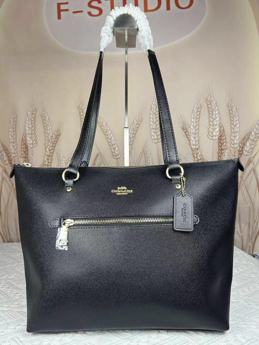 秋冬特惠💰490 蔻驰 C家79608上身效果超级棒 女士pvc单肩休闲潮流女包托特包 商品图0