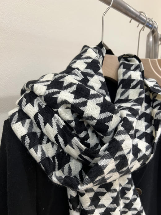 千鸟羊绒围巾 商品图8