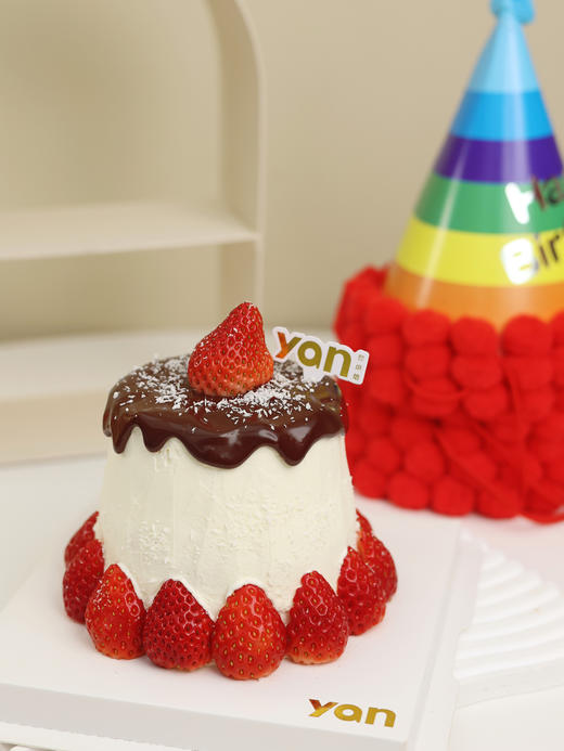 4寸草莓巧克力火山（双层草莓夹心） 商品图0