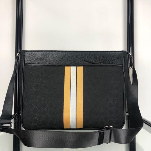 秋冬特惠💰470 coach/蔻驰男包 C5291 VARSITY THOMPSON系列男女通勤款 提花织布条纹拼皮单肩斜挎包  尺寸：31×22×7cm 商品图0