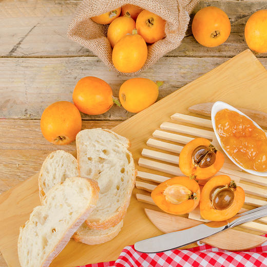 云南蒙自枇杷 酸甜可口   满口生津水润皮薄肉厚从上往下稍微带一点点力完整刮一圈下来，轻轻一撕，毫不费力，随便吃个十个八个停不下来💖 商品图5