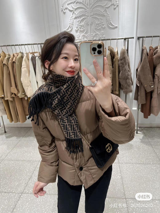 Fendi小logo围巾 商品图1