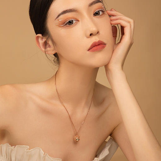 [醒狮系列] 18K玫瑰金镶嵌钻石祖母绿项坠#醒醒 商品图2