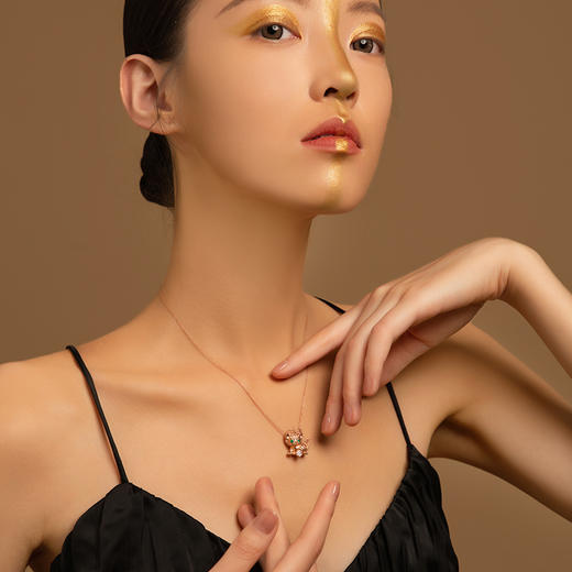 [醒狮系列] 18K玫瑰金镶嵌钻石祖母绿项链#醒醒 商品图4