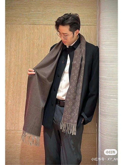 Lv男士围巾-渐变咖色 商品图0