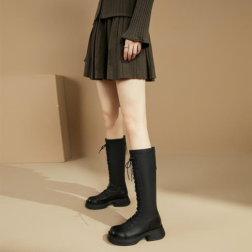 西遇高筒骑士靴女新款秋冬弹力长筒马丁靴黑色绑带厚底长靴子D2134008 商品图3