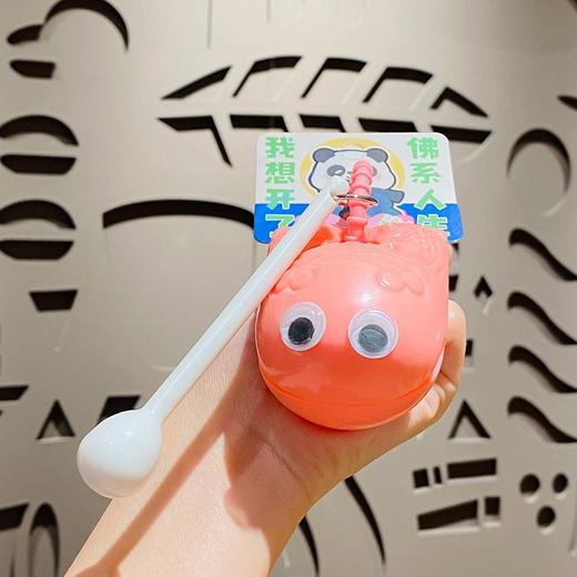 双12抢先购！【姿态呆萌！触动你的萌生活】网红解压功德敲小木鱼钥匙扣，情绪稳定摆件玩具包包挂件小礼品，可爱造型 精工细作，木鱼一敲 烦恼全消-QQ 商品图6