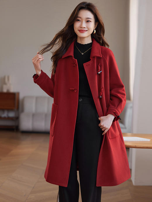 【年终特卖】熙世界红色牛角扣毛呢大衣设计感秋冬款加厚夹棉呢子外套中长款 商品图5