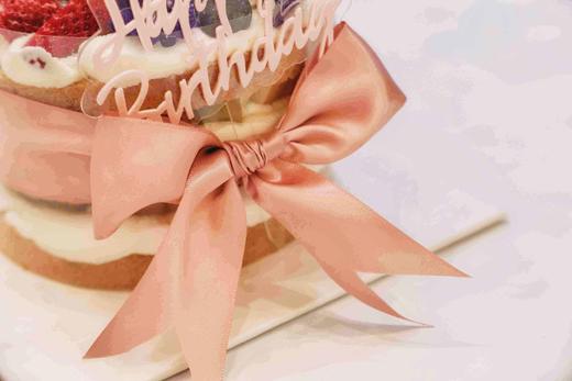 裸蛋糕 戚风蛋糕加新鲜水果 原味/巧克力蛋糕胚可选，请备注 欢迎提前预定，当日订单或加急请拍下备注，我们会与您联系 商品图6