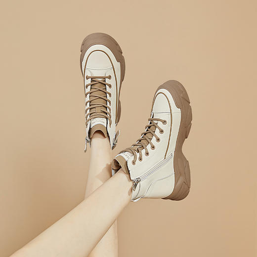 西遇白色马丁靴女新款秋冬休闲运动复古户外工装靴厚底短靴子V0034169 商品图1