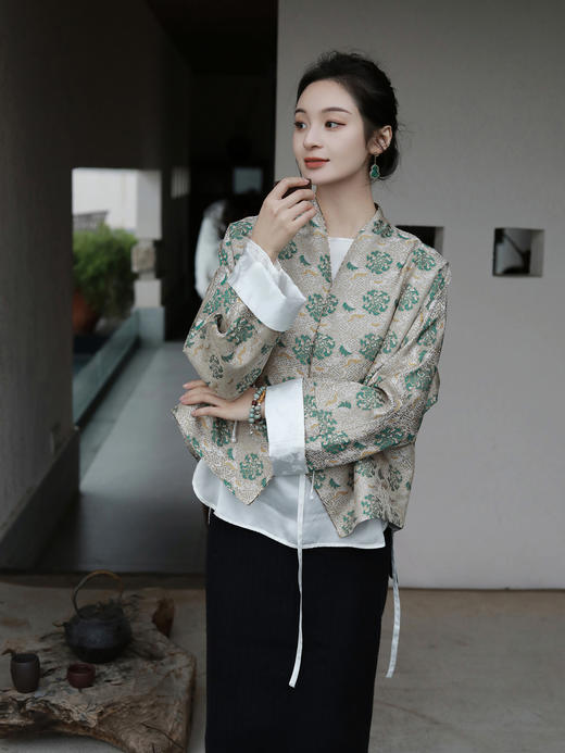 微瑕秒杀| 限量款| 盛唐牡丹|万寿无疆牡丹纹重缎宋锦新中式外套-绿团纹(不夹棉）[特价品](特殊商品不退不换) 商品图0
