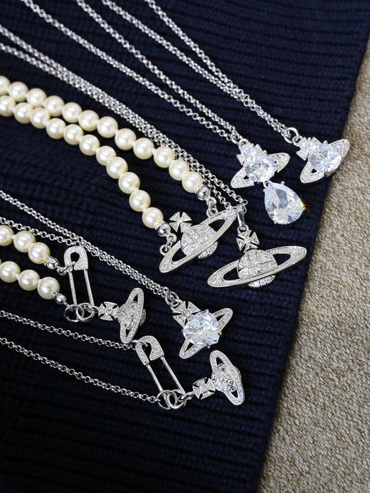 年后发！任选两款只要99元！西太后同款土星🪐系列首饰！项链/手链/耳钉都有!!! 朋克教母级品牌！名模巨星最爱杂志款硬货✅含礼盒 官网价格2000➕!! ✨高定品质！！件件绝美首饰品 商品图11