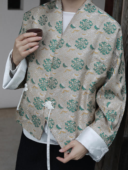 微瑕秒杀| 限量款| 盛唐牡丹|万寿无疆牡丹纹重缎宋锦新中式外套-绿团纹(不夹棉）[特价品](特殊商品不退不换) 商品图1