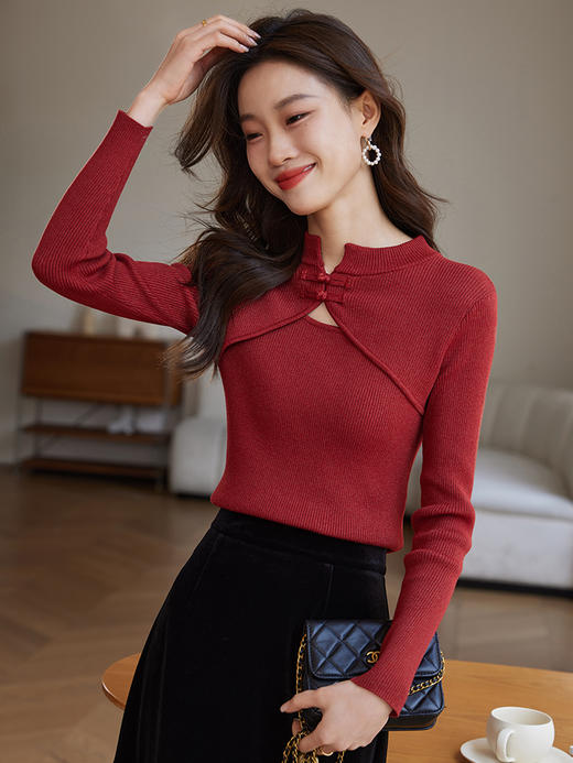 【年货节】熙世界2025秋冬季新中式假两件套头针织衫女黑色内搭软糯打底毛衣 商品图7