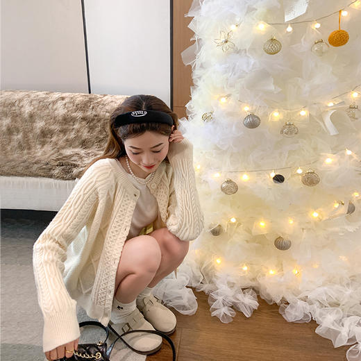 <曾小咸推荐> 【苏打奶片】圆领系扣毛衣+打底+半裙 商品图1