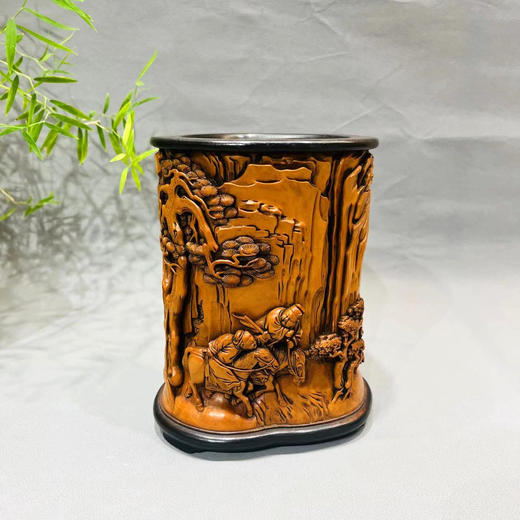 东山报捷°黄杨木做旧笔筒12*16cm 商品图0