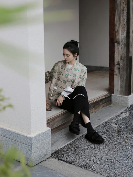 微瑕秒杀| 限量款| 盛唐牡丹|万寿无疆牡丹纹重缎宋锦新中式外套-绿团纹(不夹棉）[特价品](特殊商品不退不换) 商品图8