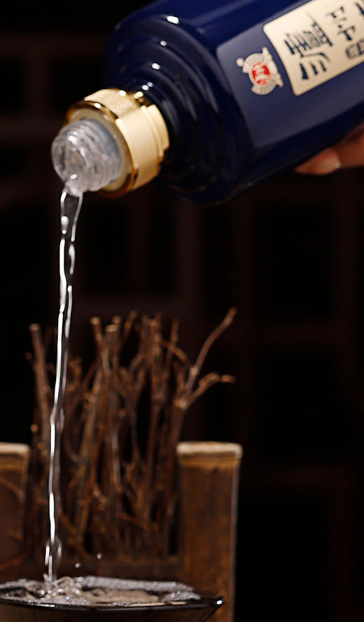 泸州老窖蓝花瓷 头曲 醇柔 浓香型白酒 52度 500ml 单盒 商品图8