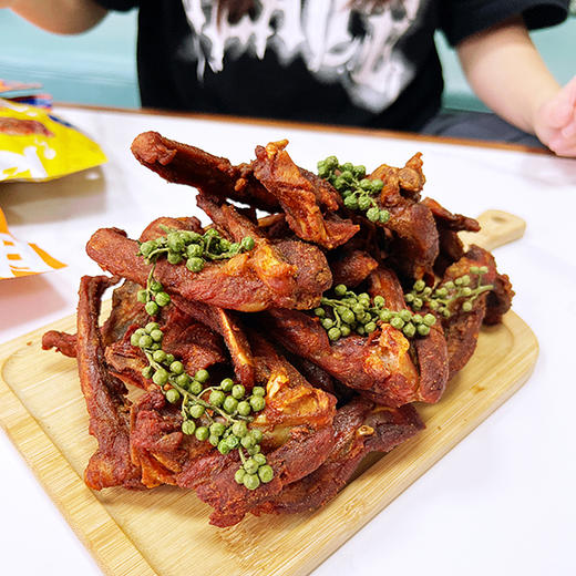 罗大胡子风干鸭架鸭锁骨椒盐青花椒福建特产零食休闲小吃追剧解馋 商品图5