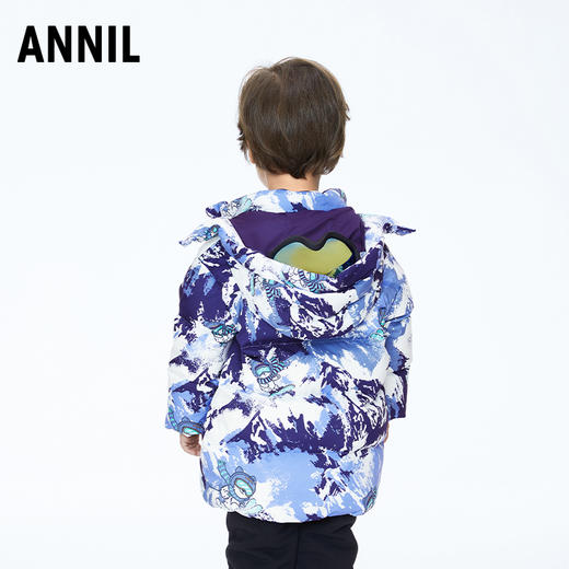 ☆【实体店同款】男童萌趣雪豹75%鸭绒中长款羽绒服可拆卸发光护目镜2023年冬季新款安奈儿童装XB345664 商品图2