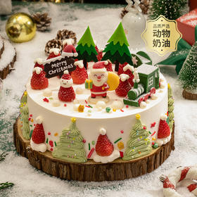 【圣诞礼】圣诞节限定款蛋糕，色泽红润的新鲜草莓，覆于雪白奶油之上， 交织成冬日的微酸与清甜。（赣州幸福西饼q）