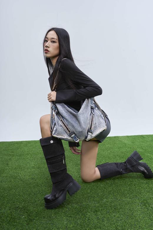 大号三角双肩包 商品图1