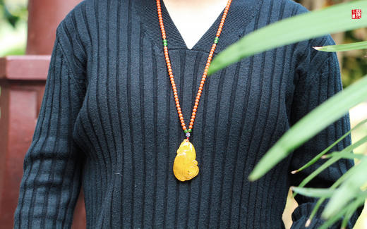 蜜蜡【凤凰】吊坠，配保山南红珠链 商品图5