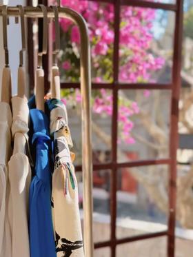  时尚秋韵，大地色系与多巴胺配色的完美融合 