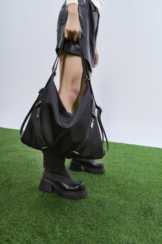 大号三角双肩包 商品图5