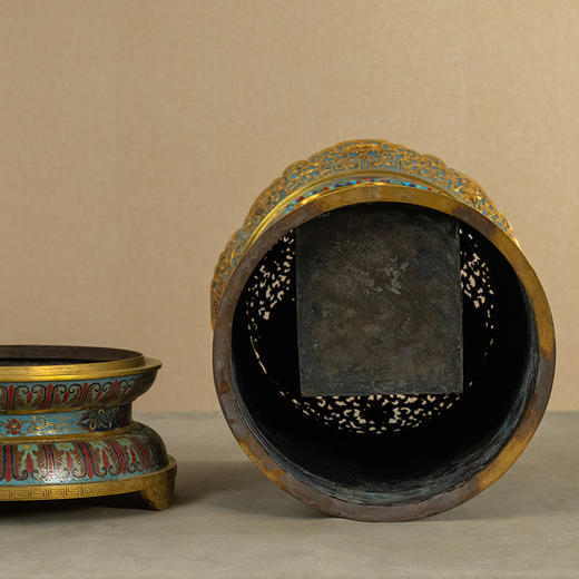 清 铜胎掐丝珐琅八吉祥毗卢顶圆形佛龛 商品图3