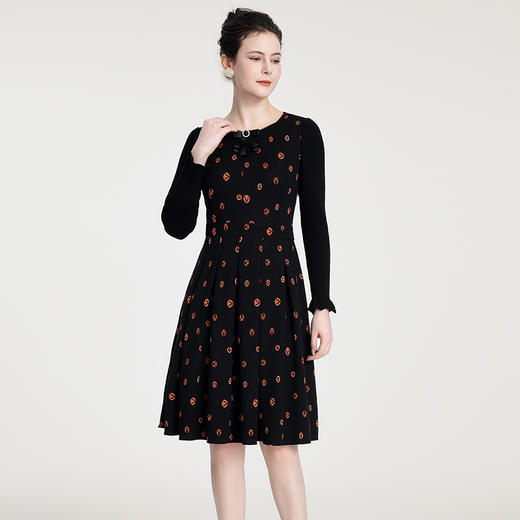 司歌女显瘦印花圆领毛织长袖连衣裙A881097 商品图0