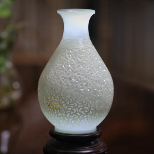 和田玉（白玉）摆件--缠枝纹对瓶206.33g/180.28g 商品图1