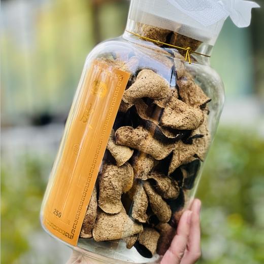 陈皮世家，三代传承，百年匠心，广满堂【万两金】，精选新会大红皮，慢慢陈化！真正意义上的“一两陈皮一两黄金”，醇厚陈香，时光封藏！老陈皮汤色橙黄透亮，香气高扬，入口回甘，陈香四溢，润肺护肺，赶紧喝起来 商品图4