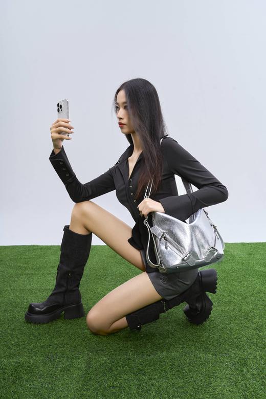 小号三角双肩包 商品图5