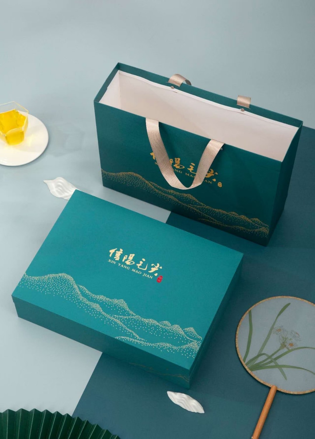 初採【4听.蓝色】25元一套.整件12套