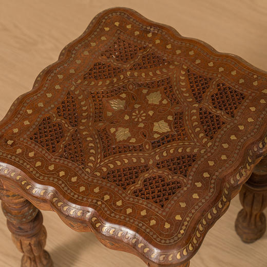 清 花梨木嵌铜丝花卉纹花口百灵台及方凳成套 商品图1