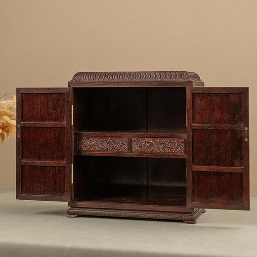 紫檀浮雕缠枝纹盝顶书箱 商品图3