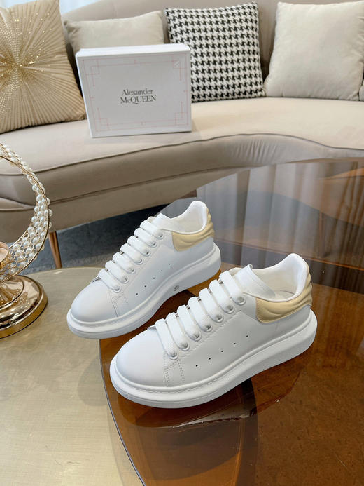 新款波浪纹尾——奶茶色 商品图3